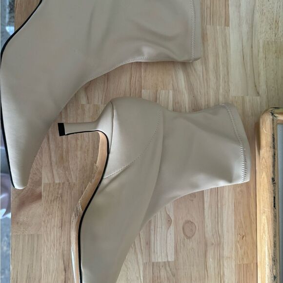 Angel Alarcon pointed toe kitten heel boots bone in size 41 - Picture 5 of 5